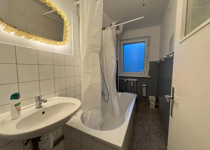 M M - Free Parking - Vintage Style Apartment *