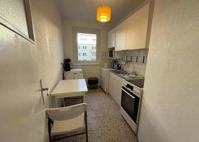 M M - Free Parking - Vintage Style